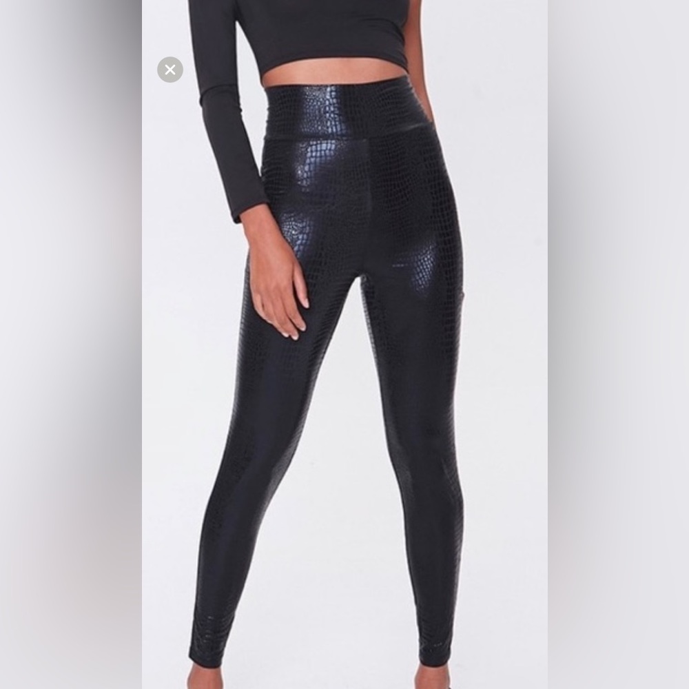 forever, 21 faux crocodile leather leggings sz medium